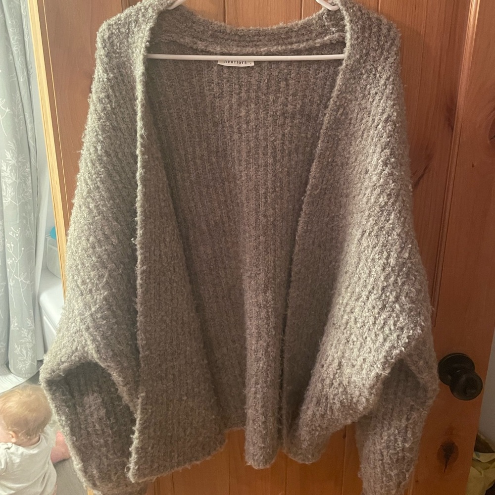 Neuflora Sweater